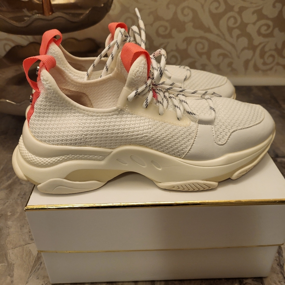 Steve Madden White Chunky Sneakers